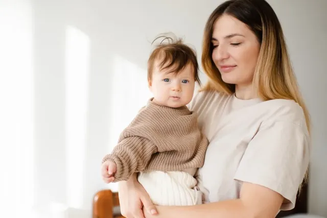 Stillen & Kinderbetreuung – So gelingt die Eingewöhnung bei Tagesmutter, Krabbelgruppe und Co.