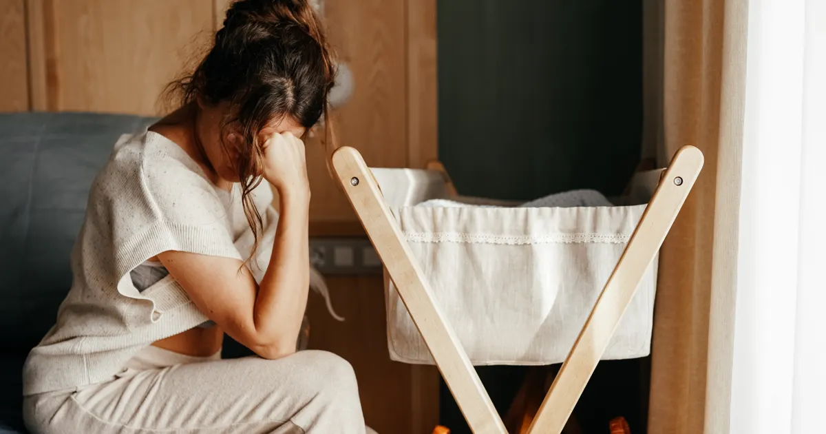 Postpartale Depression: Anzeichen, Hilfe & Fall Lindsay Clancy