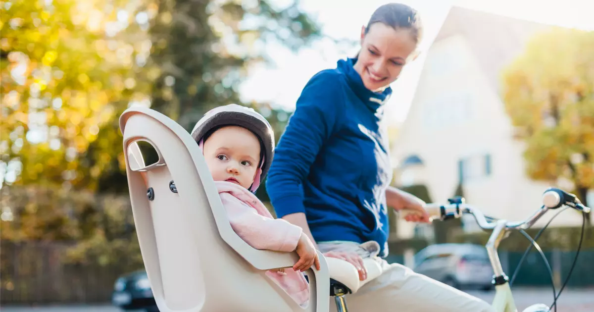 Sicher unterwegs mit dem Fahrrad: So transportierst du Babys und Kleinkinder