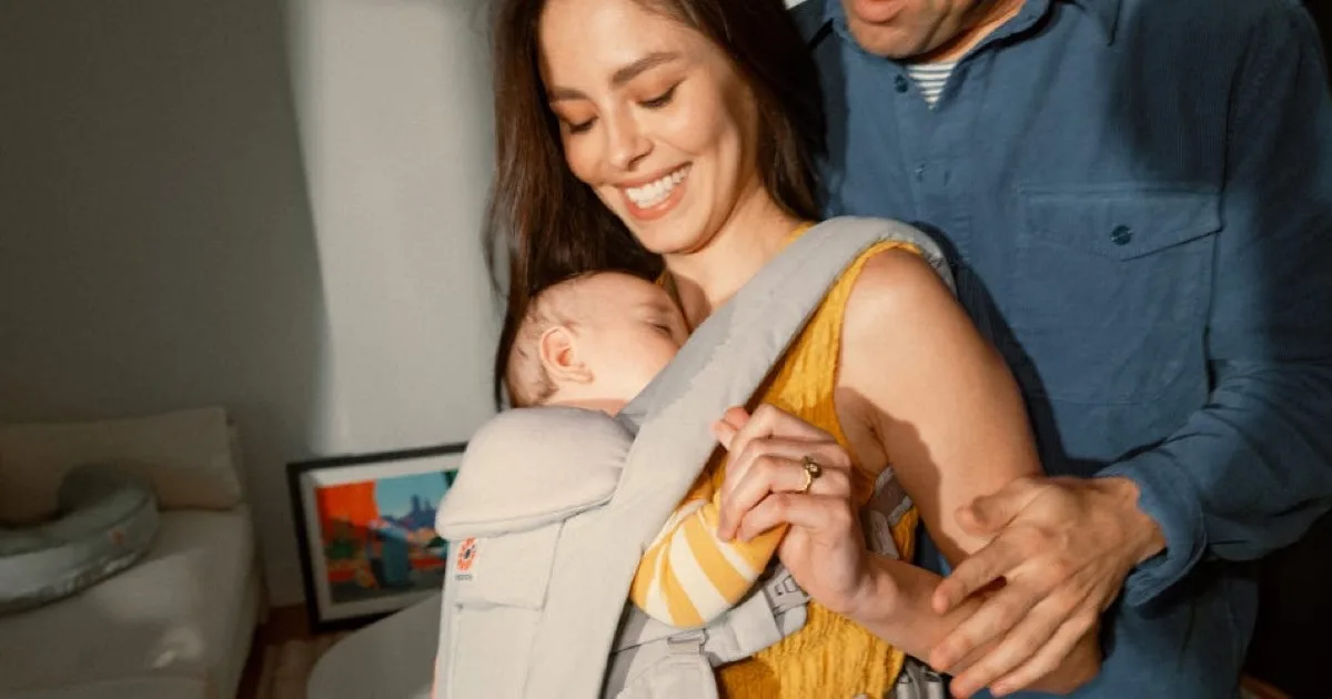 Trageeltern aufgepasst: Wir stellen euch die neue Ergobaby Omni Deluxe Babytrage vor